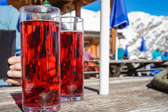 Skiwasser selber machen - Rezept, Varianten und Tipps